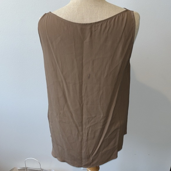 Gorgeous Brunello Cucinelli silk top size medium - Picture 3 of 6